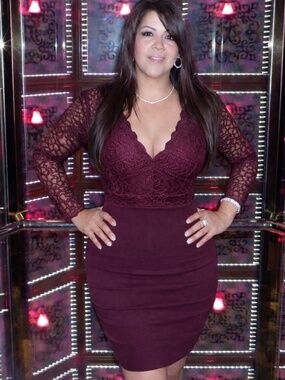 Windsor Burgundy Lace Long Sleeve Bodycon Dress V-Neck Short Size S Women